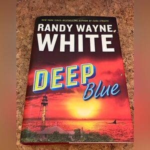 🍒Books 3 for $10🍒'Deep Blue' by Randy Wayne White